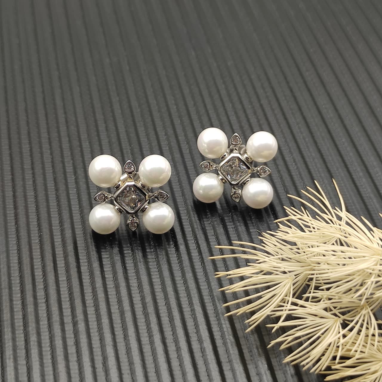 David Yurman Elegant Pearl Stud Earrings with Diamond Accents